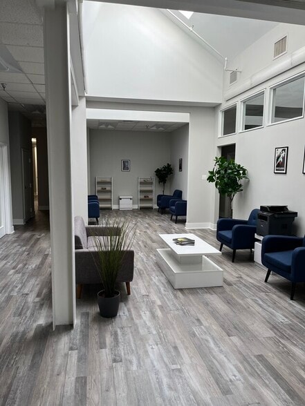 More Photos Of 2337 Philmont Ave, Huntingdon Valley Office For Lease