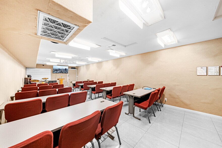 More Photos Of 4100 W Commonwealth Ave, Fullerton Office For Sale