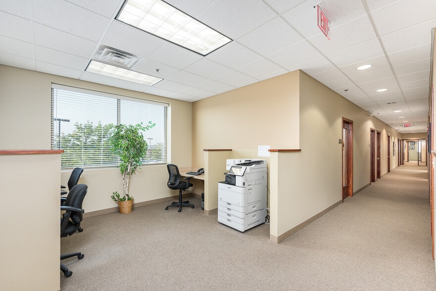 More Photos Of 2272 95th St, Naperville Office For Sale