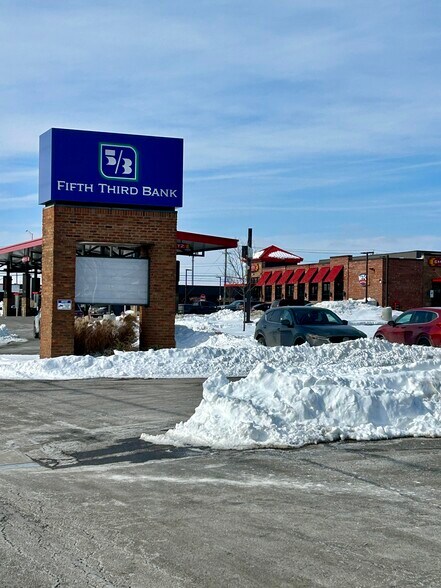 More Photos Of 1340 Bethel Rd, Columbus Bank For Lease