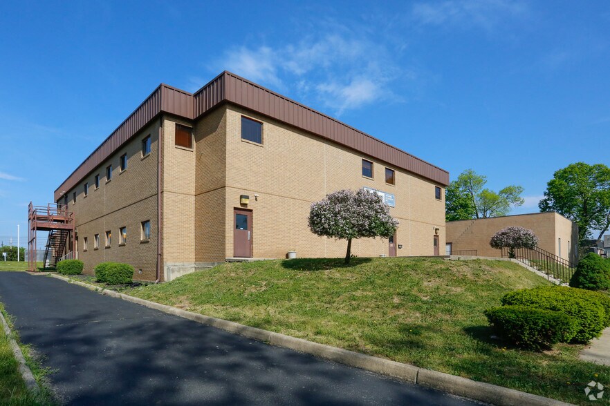 More Photos Of 1340-1350 N Fairfield Rd, Dayton Office For Sale