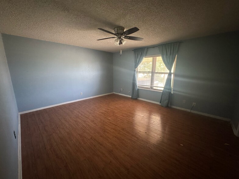 More Photos Of 401 Patriot Way, Georgetown Specialty For Lease