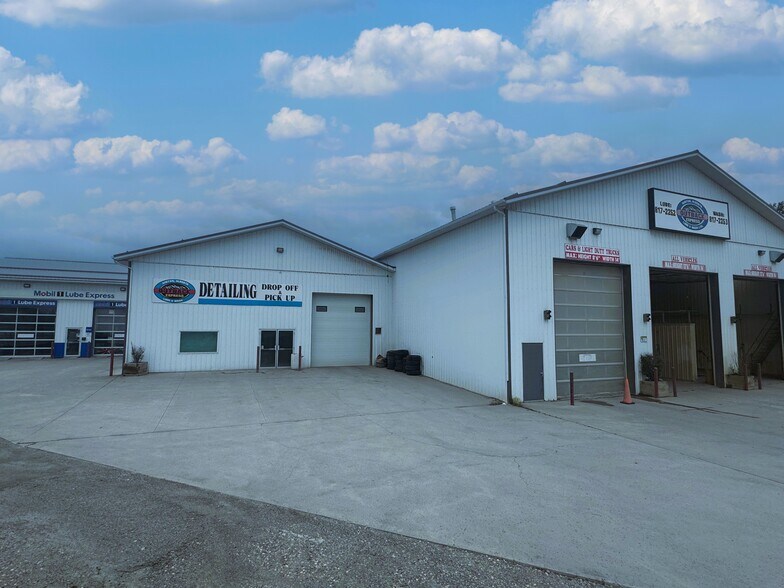 Primary Photo Of 102 Joblin St, Hinton Warehouse For Sale