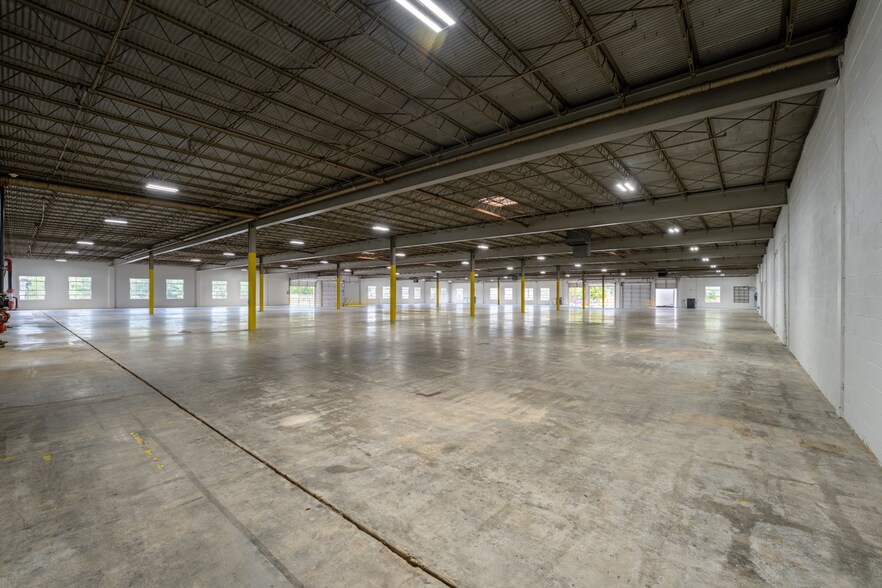 More Photos Of 2802 Canal St, Houston Warehouse For Lease