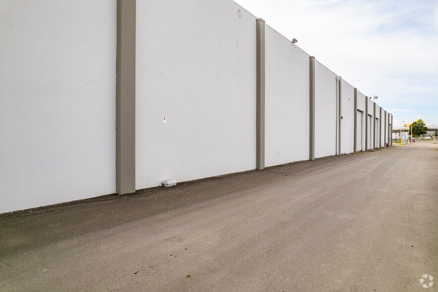 More Photos Of 1401 Factor Ave, San Leandro Manufacturing For Lease