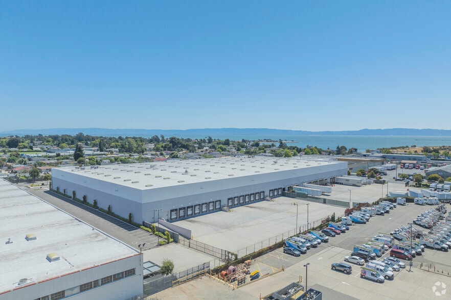 More Photos Of 2380 Williams St, San Leandro Warehouse For Lease