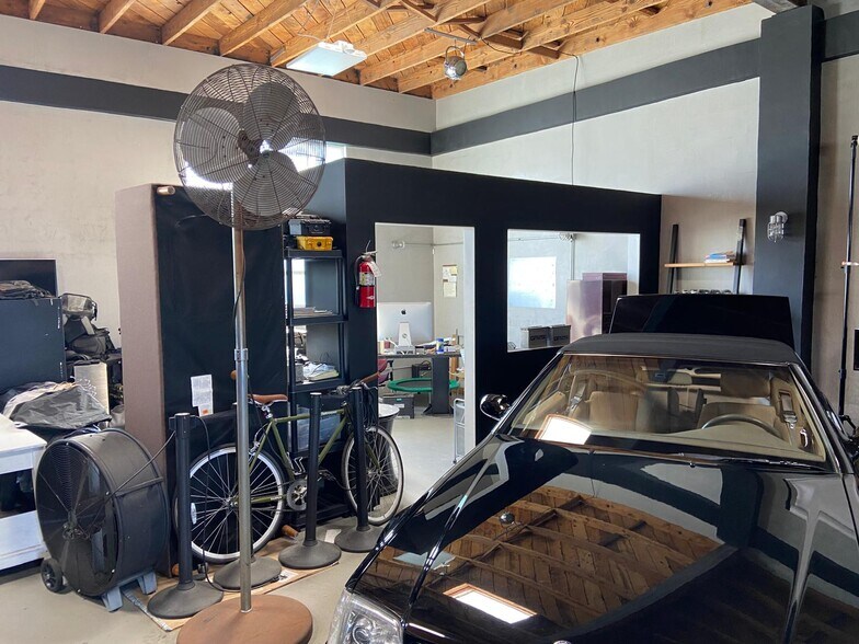 More Photos Of 8940 National Blvd, Los Angeles General Retail For Sale