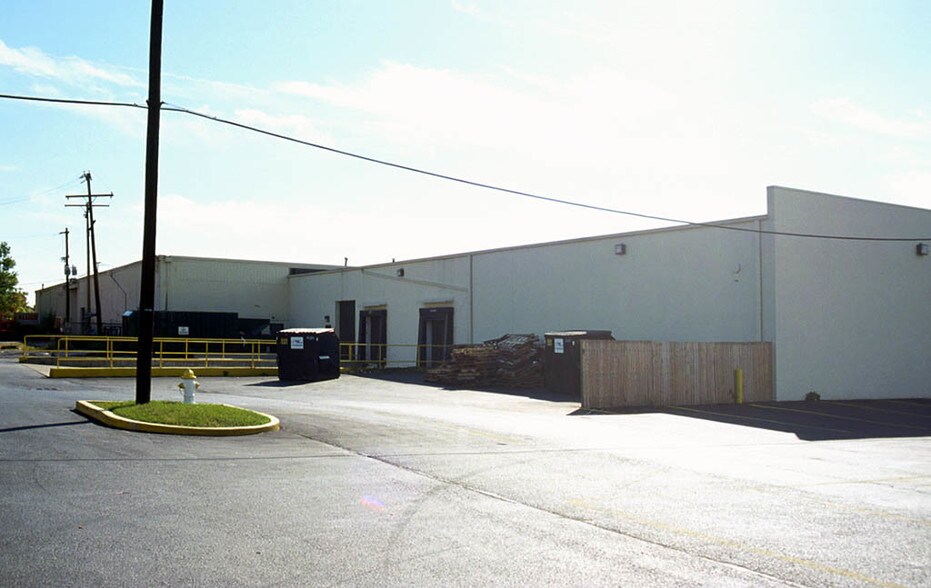 More Photos Of 175 E Broadway Ave, Westerville Warehouse For Lease