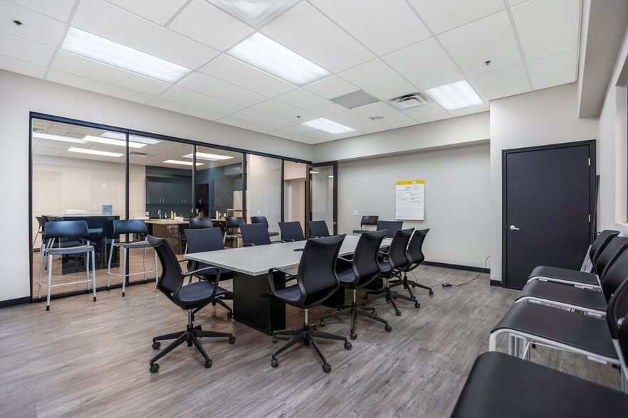 More Photos Of 808 Rhoads Ave, Columbus Warehouse For Lease