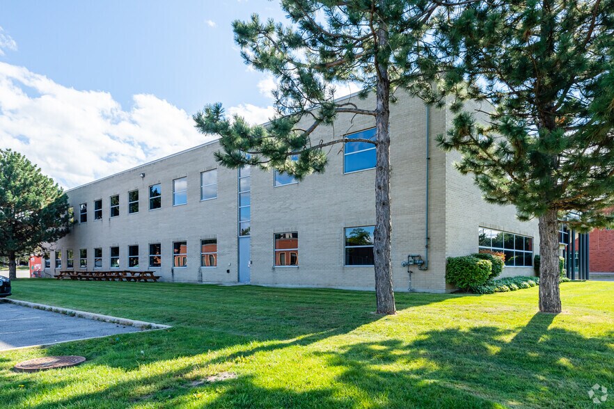 More Photos Of 53 Auriga Dr, Nepean Office For Lease