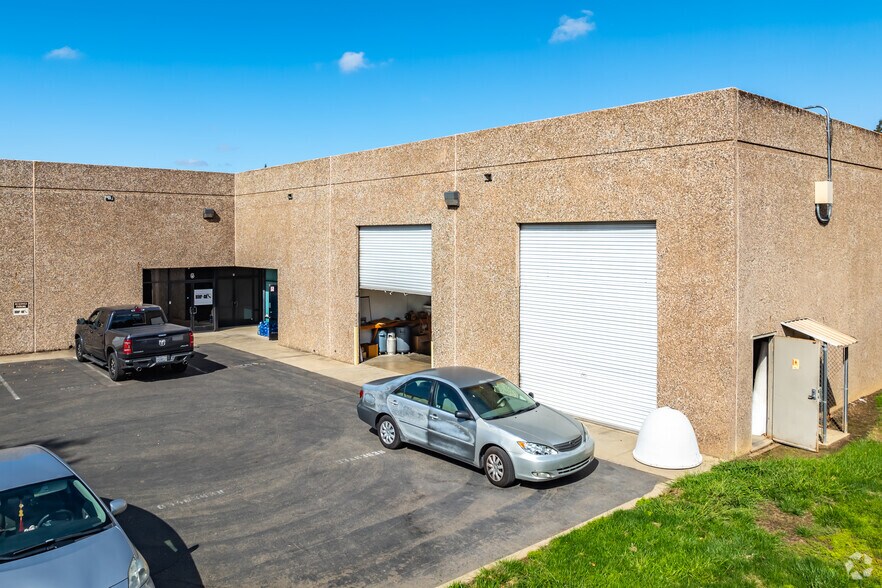 More Photos Of 11460 Sunrise Gold Cir, Rancho Cordova Manufacturing For Lease