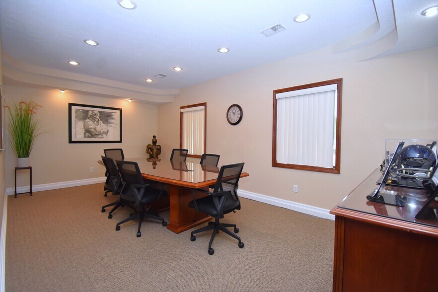 More Photos Of 972 Youngstown Kingsville Rd, Vienna Office For Sale