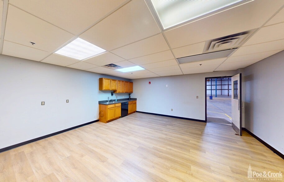 More Photos Of 70 Douglas Way, Natural Bridge Station Warehouse For Sale
