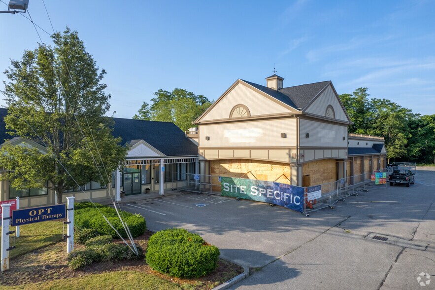 More Photos Of 236 County Rd, Barrington Storefront For Lease