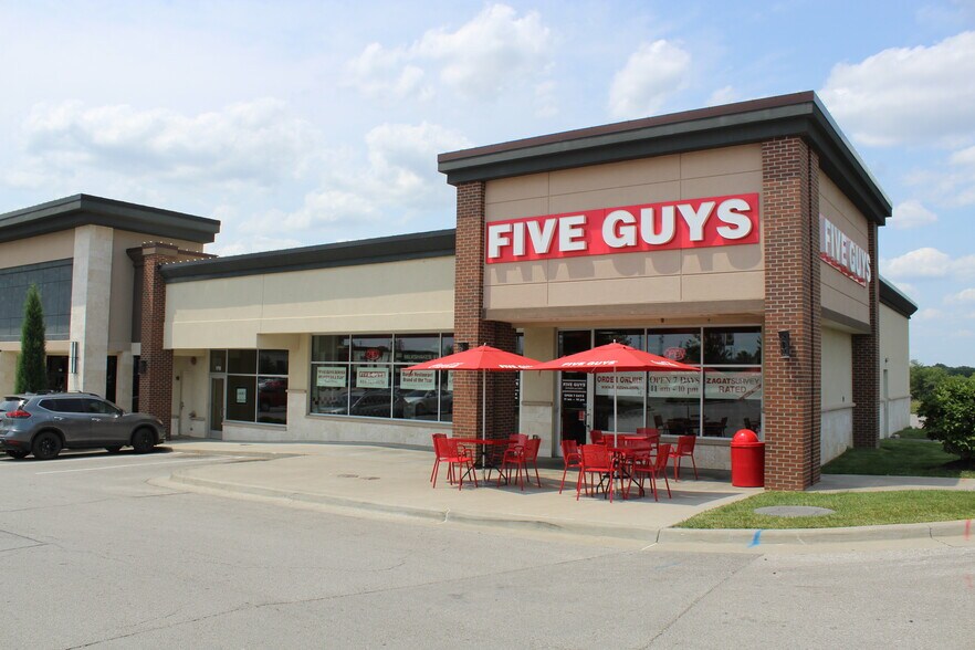 More Photos Of 100-172 Cedar Tree Sq, Belton Unknown For Lease