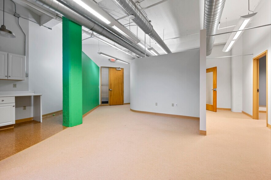 More Photos Of 2828-2840 Liberty Ave, Pittsburgh Office For Lease