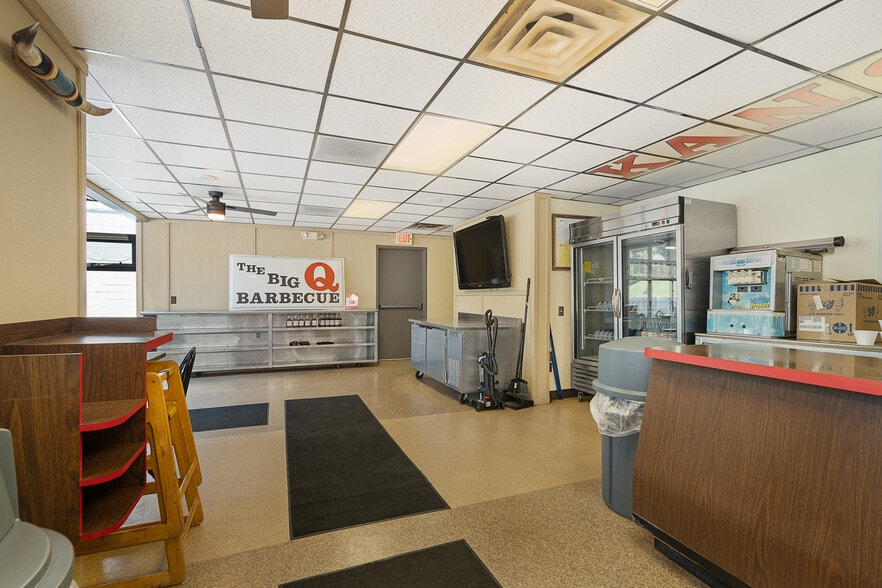 More Photos Of 2117 S 34th St, Kansas City Restaurant For Sale