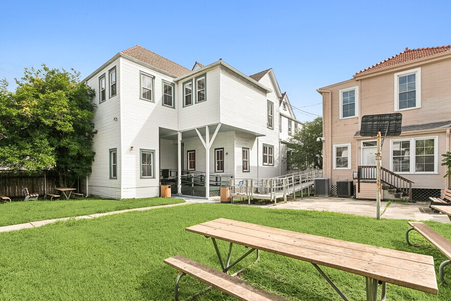 More Photos Of , New Orleans Office For Sale