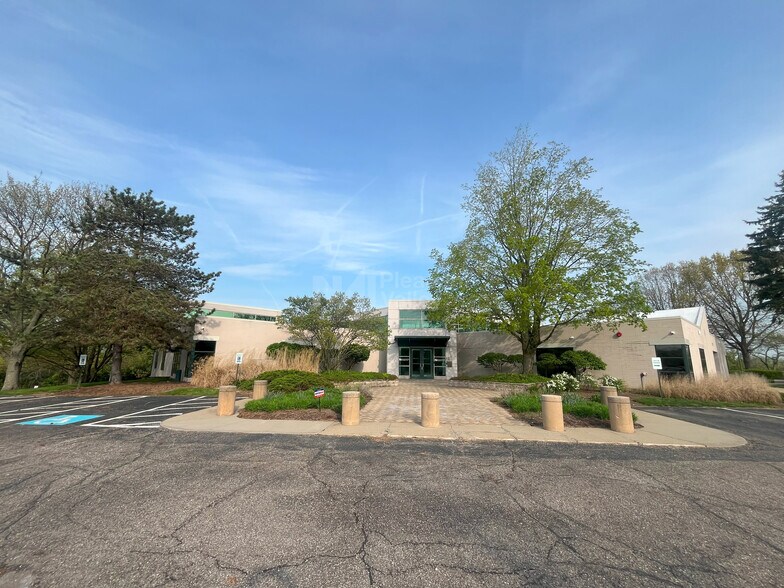 Primary Photo Of 450 Grant St, Akron Office For Lease