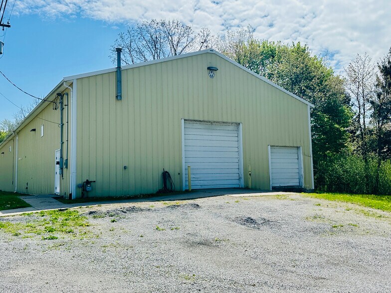 More Photos Of 7865 E Main Rd, Le Roy Warehouse For Lease