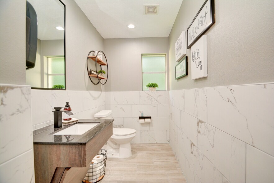 More Photos Of 26615 Oak Ridge Dr, The Woodlands Office For Lease