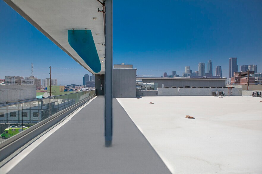 More Photos Of 777 E 10th St, Los Angeles General Retail For Lease