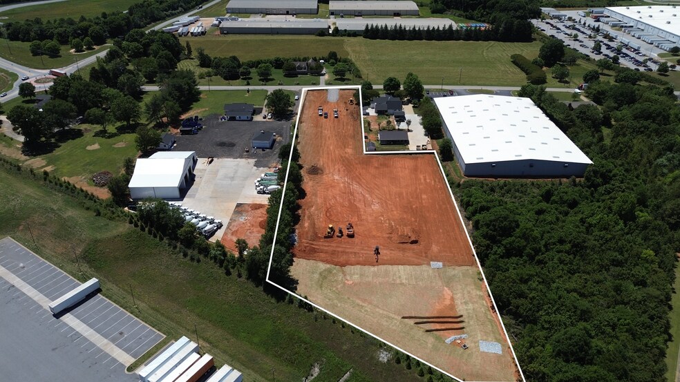 More Photos Of 1271 Woods Chapel Road, Duncan Contractor Storage Yard For Lease