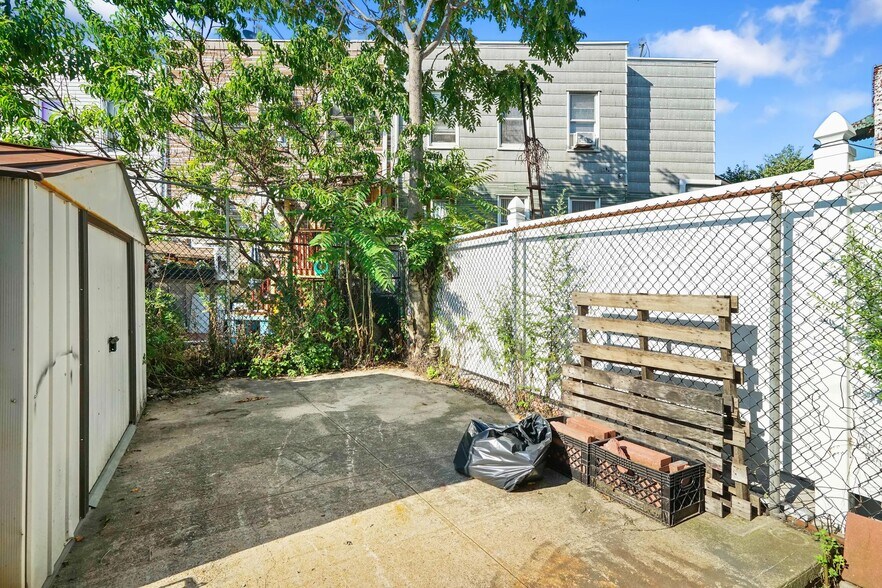 More Photos Of 55-11 Metropolitan Ave, Ridgewood Storefront Retail Residential For Lease