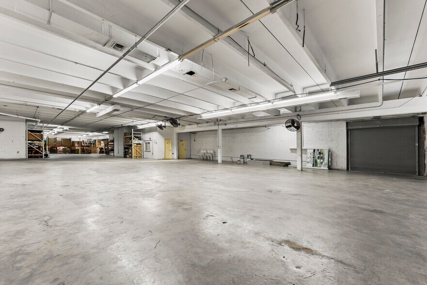 More Photos Of 2000 N Federal Hwy, Delray Beach General Retail For Lease