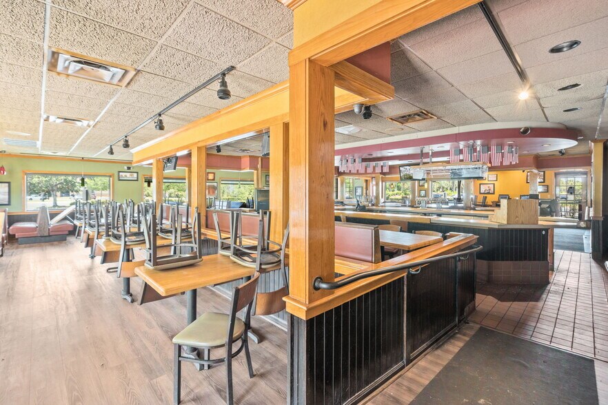 More Photos Of 10071 Hutchison Blvd, Panama City Beach Freestanding For Lease