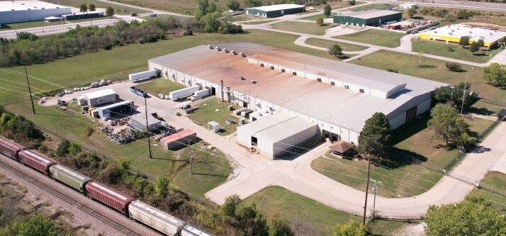 Primary Photo Of 4505 Campbell Dr, Fort Scott Manufacturing For Sale