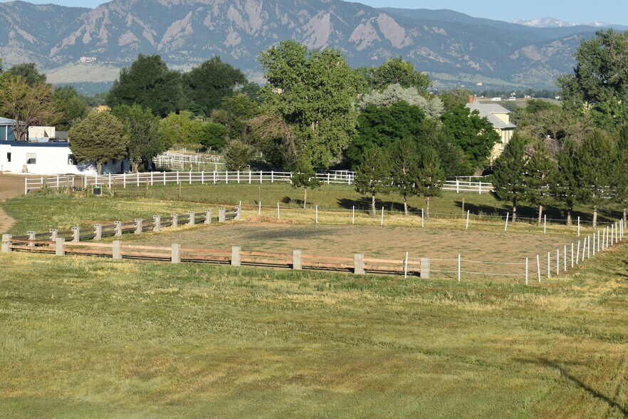 More Photos Of 8778 Arapahoe Rd, Boulder Horse Stables For Sale