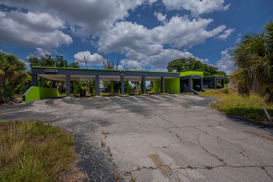 More Photos Of 3570 Tamiami Trl, Port Charlotte Bank For Sale