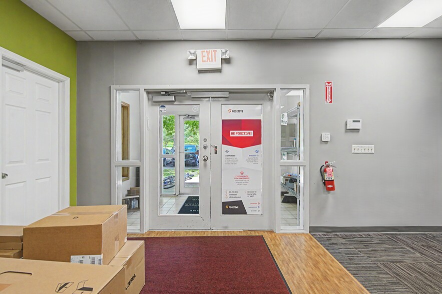 More Photos Of 11 Abrams Rd, Central Valley Office For Sale
