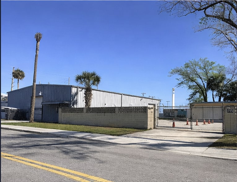 Primary Photo Of 141 N Charles St, Daytona Beach Flex For Lease