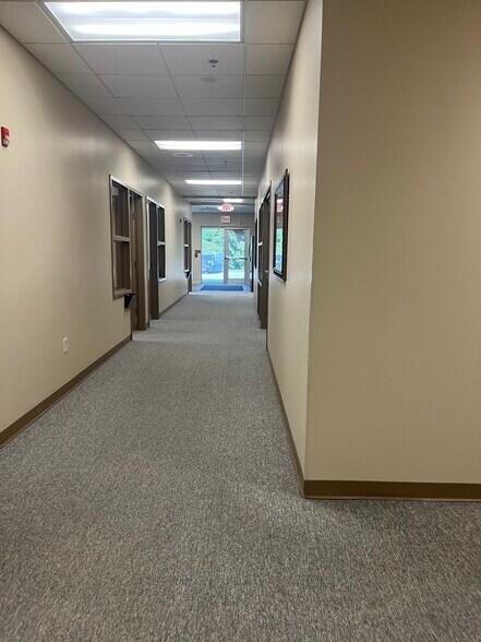 More Photos Of 1401 AIP Dr, Middletown Warehouse For Sale