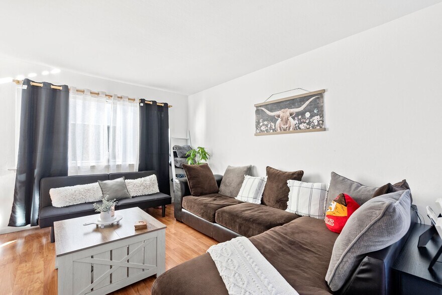 More Photos Of 470 Willow Ave, Half Moon Bay Apartments For Sale