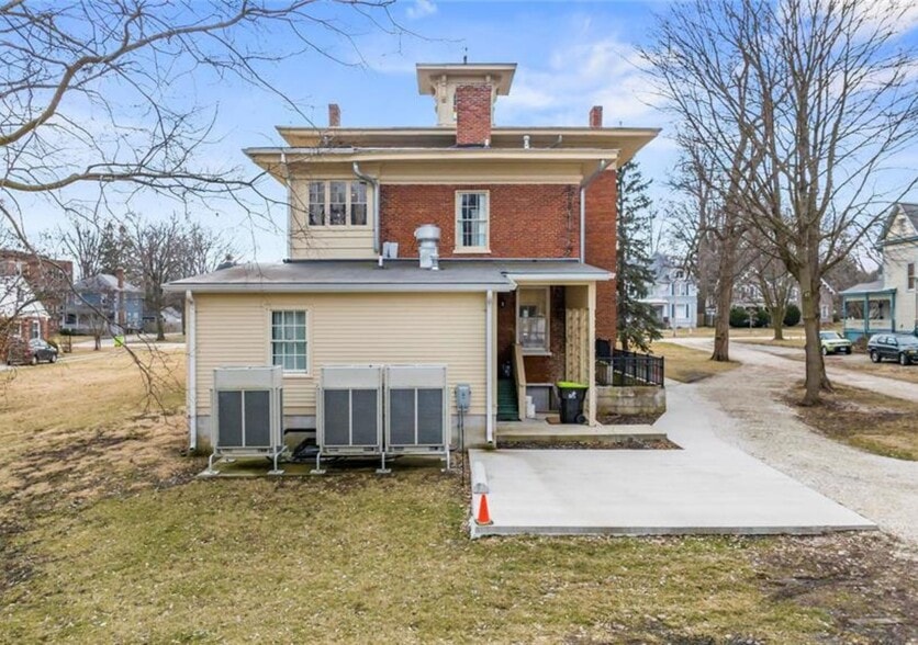 More Photos Of 876 W State St, Jacksonville Hospitality For Sale