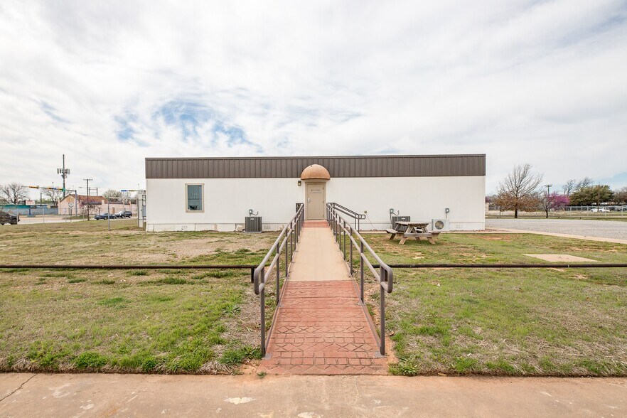 More Photos Of 707 N Scott Ave, Wichita Falls Office Residential For Lease