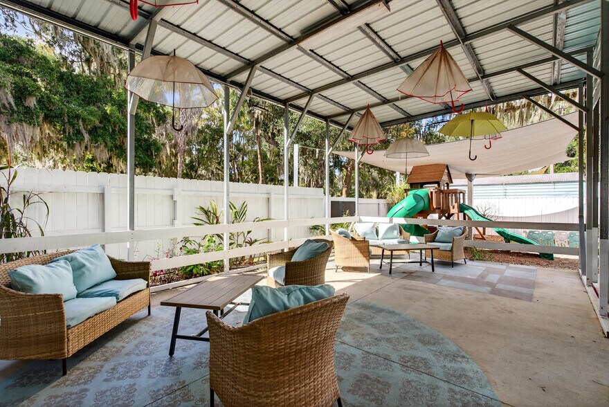 More Photos Of 765 3rd Ave, Welaka Restaurant For Sale