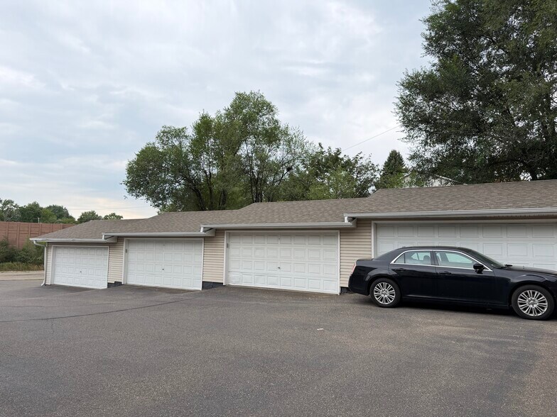 More Photos Of 105 Park St E, South Saint Paul Apartments For Sale