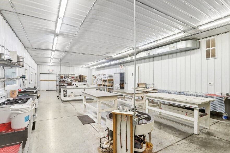 More Photos Of 680 Enterprise Dr, Lake Mills General Retail For Sale