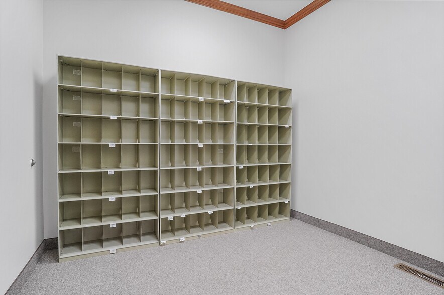 More Photos Of 120 W Aurora Rd, Northfield Medical For Lease