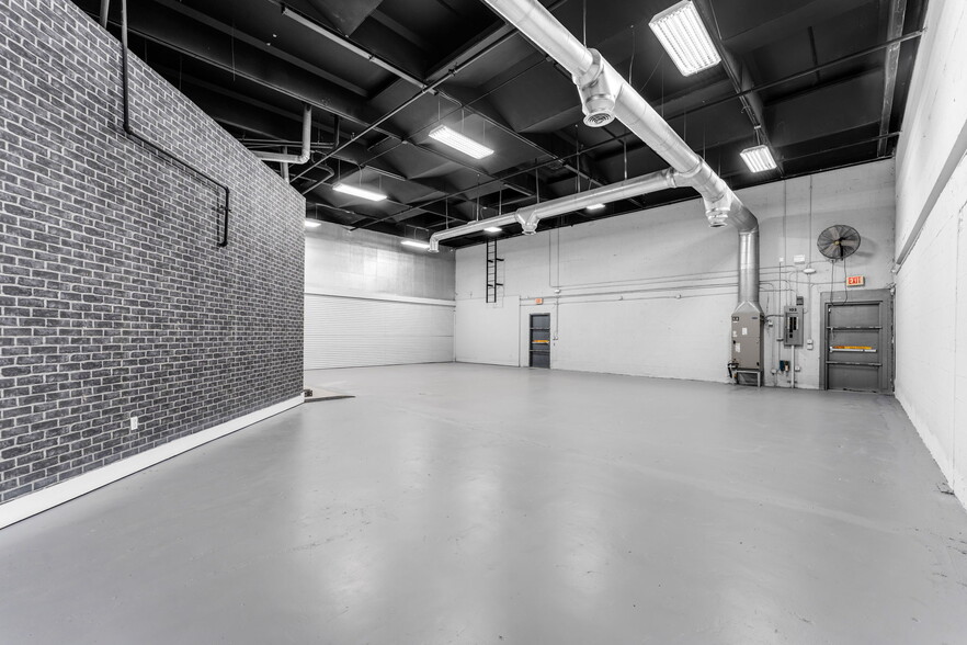 More Photos Of 9450 NW 58th St, Miami Warehouse For Sale