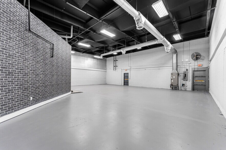 More Photos Of 9450 NW 58th St, Miami Warehouse For Lease