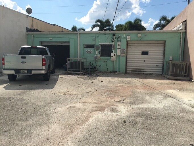 More Photos Of 417-419 S 21st Ave, Hollywood Storefront For Lease