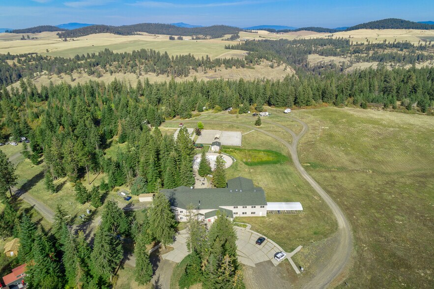 More Photos Of 30400 S Sunray Trl, Worley Lodge Meeting Hall For Sale