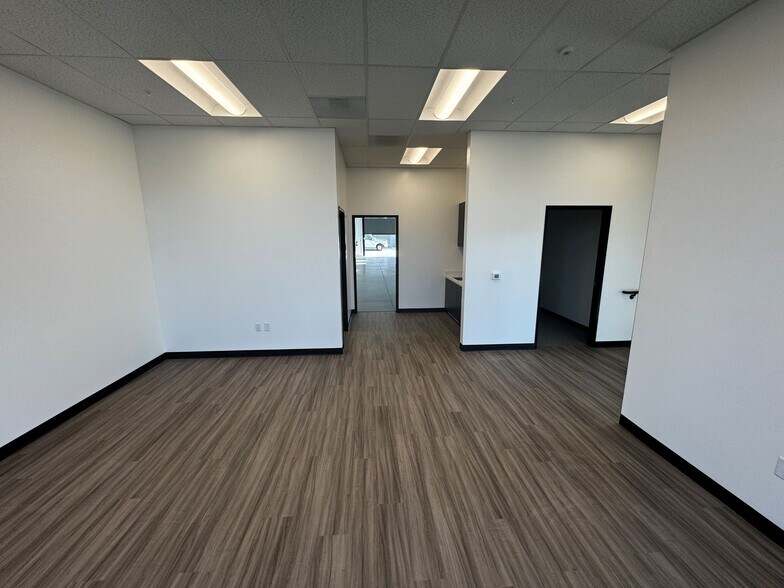 More Photos Of 1400 Graves Ave, Oxnard Distribution For Lease