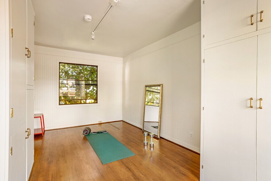 More Photos Of 367 N Orange Dr, Los Angeles Apartments For Sale