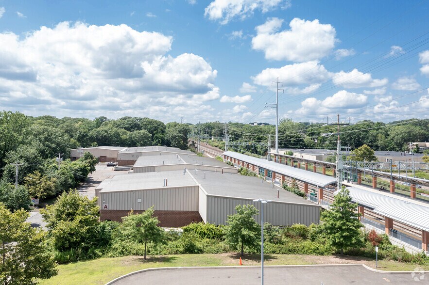 More Photos Of 115 Hood Ter, West Haven Warehouse For Lease